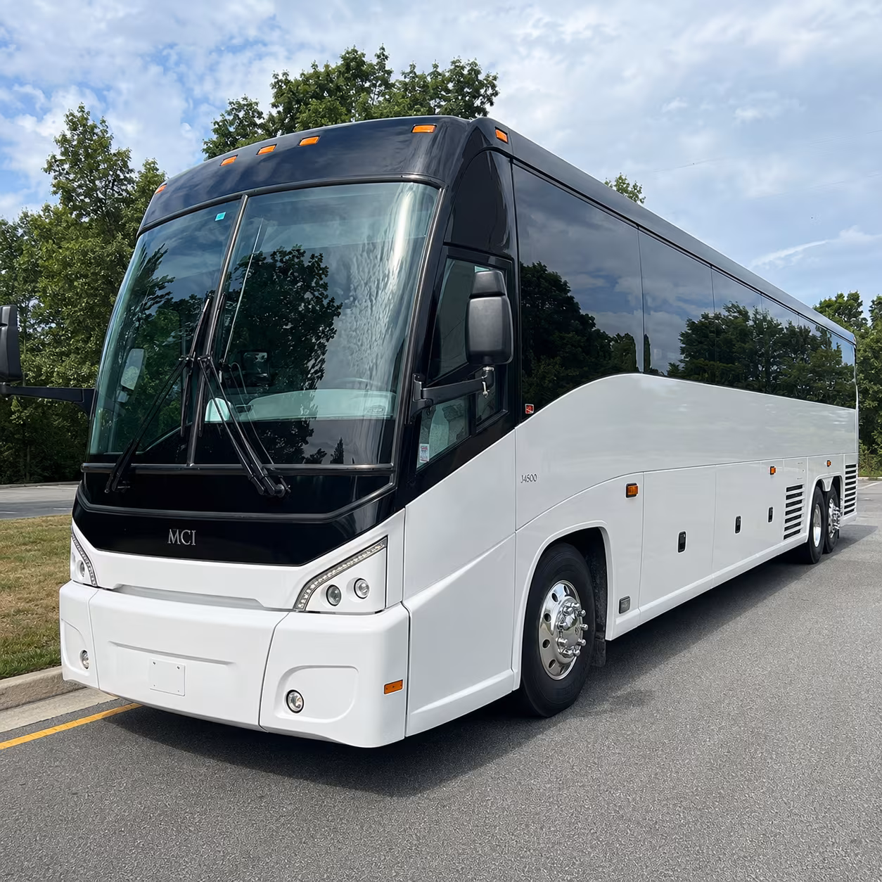 concert bus rentals for aretha franklin amphitheatre and saint andrew s hall