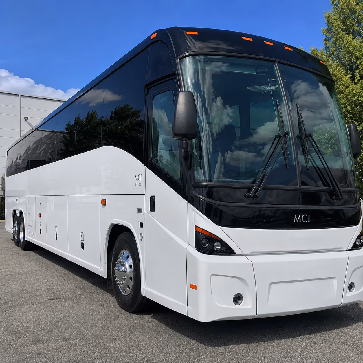 daily commuter shuttle routes along gratiot avenue and jefferson avenue